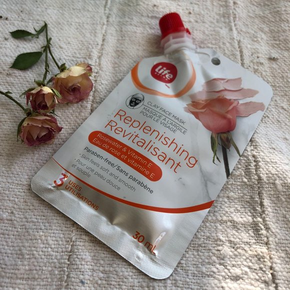 😃 Free W/Any Purchase Life Clay Face Mask Replenishing Rosewater & Vitamin E - Picture 1 of 4
